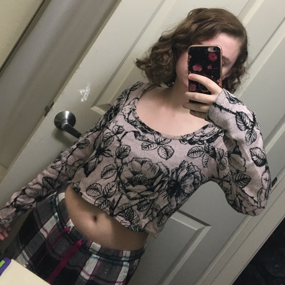 Lavender/Light Pink Rose Crop Sweater - Picture 1 of 2